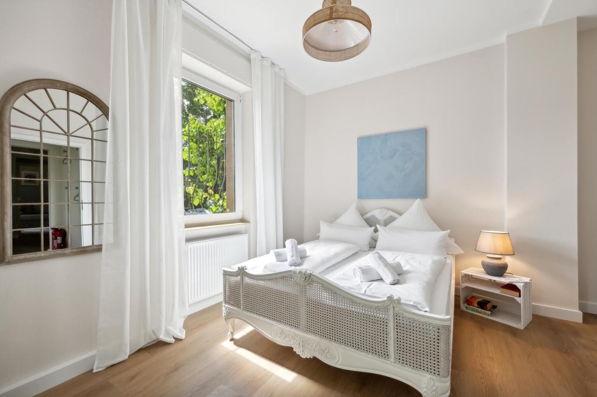 Altstadt Apartment Am Wasser Mit Parkplatz Und Riesigem Garten Бад-Кройцнах Екстер'єр фото